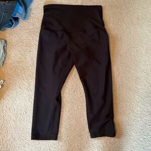 Old navy maternity crop/ capri legging